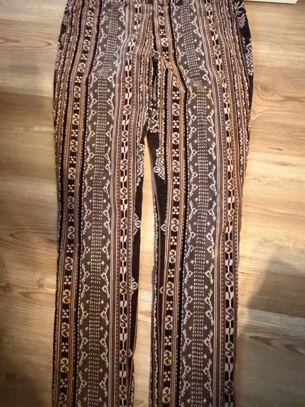 Anthropologie pilcro size no 28  fit serif   WAIst 30” length 34”. Inseam 29”